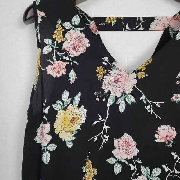 Maurices Large Black Floral Top - Picture 2 of 6